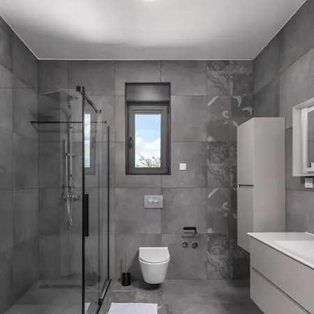 New! Luxury Epic 3 - 50 M2 Heated Pool * Jursici