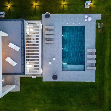 New! Luxury Epic 3 - 50 M2 Heated Pool Jursici